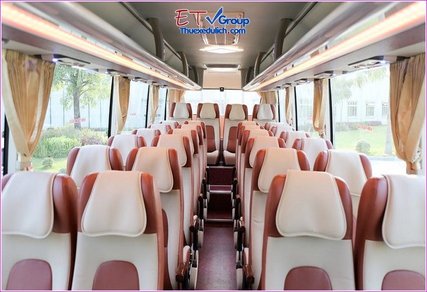 Thuê xe 29 chỗ Hà Nội – nội thất ghế ngả, điều hòa, màn hình