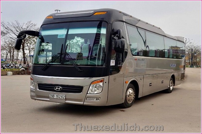 Xe 45 chỗ Univers